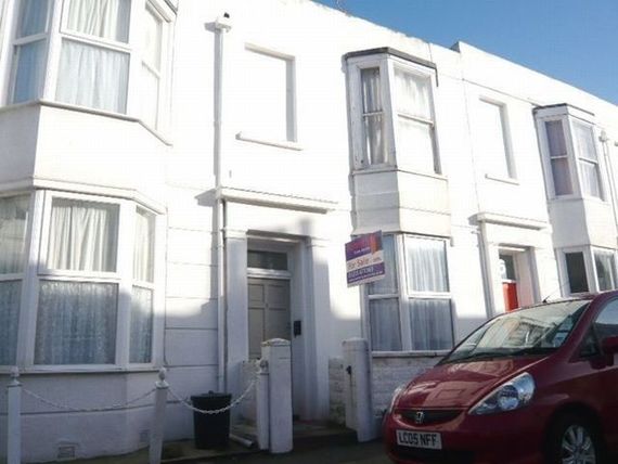 1 bedroom Property t...